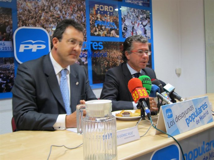 Jesús Gómez Y Francisco Granados Durante La Rueda De Prensa