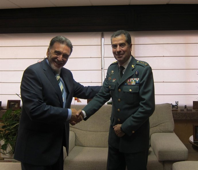 El Delegado Del Gobierno, Miguel Alejo, Y El Coronel Juan Luis Pérez