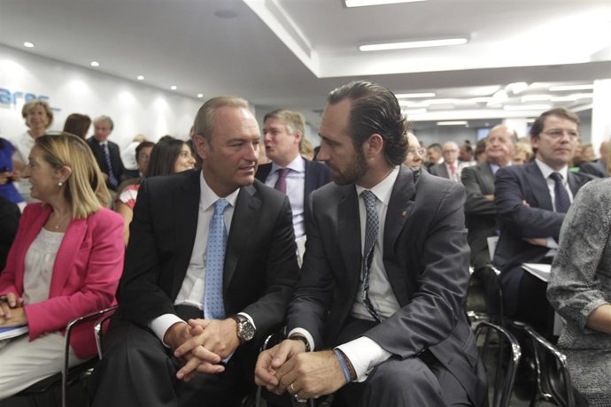 Alberto Fabra En La Junta Nacional Del PP En Génova