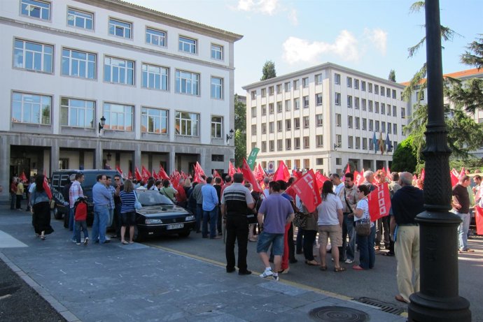 Manifestación Contra La Reforma De La Constitución 