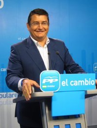 PP-A advierte de que Toscano pretende que en la Asamblea de la FAMP voten quienes "no están asociados" a este organismo