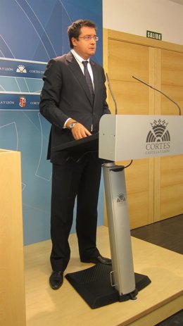 El Portavoz Del PSOE En Las Cortes, Óscar López