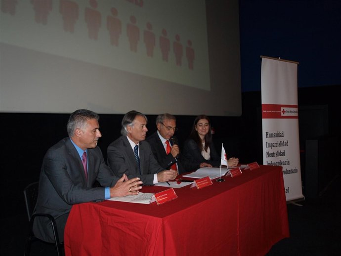 Exposición De Cruz Roja En León