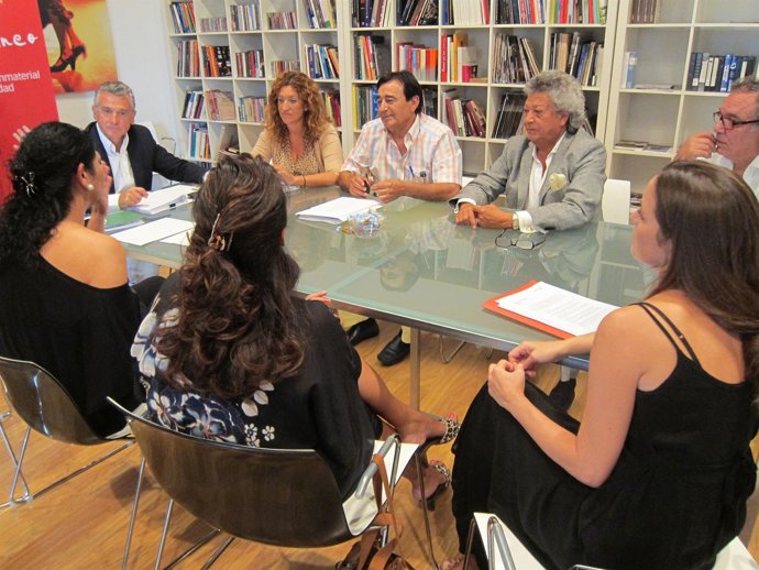 Plata Y Carrasco Se Reúnen Con Los Flamencos 'Indignados'