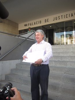 El Delegado De La Asociación Derecho A Vivir En Huelva, Eduardo Gómez.
