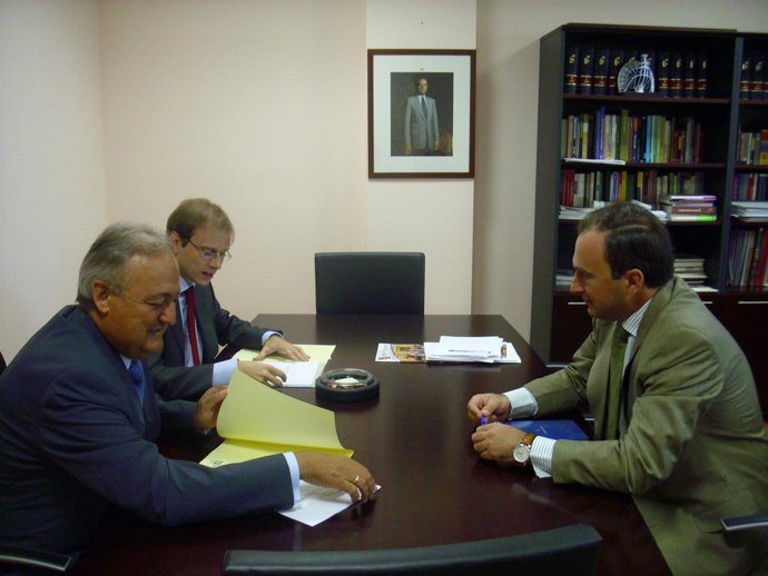 Reunión De CEAT Con Conde