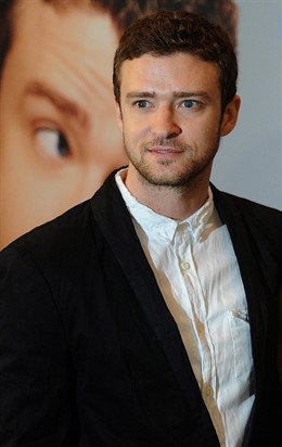 Justin Timberlake De Medio Cuerpo