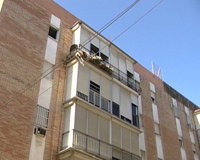 Testigo dice que el bebé cayó sobre un coche 