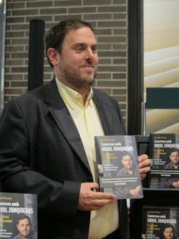 Oriol Junqueras Presenta El Libro 'Converses Amb Oriol Junqueras'