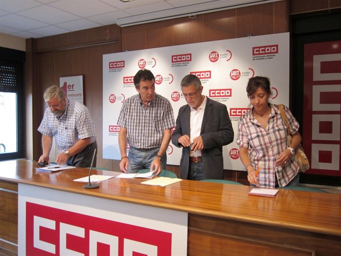 En El Centro Los Responsables Autonómicos De CC.OO. Y UGT En Castilla Y León