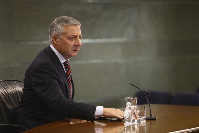 El Portavoz Del Gobierno Y Ministro De Fomento, José Blanco
