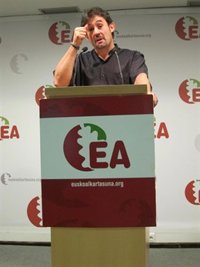 Urizar a Urkullu: en 2003 "sí entró" en NaBai, coalición que "se podía considerar amalgama"