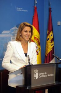 Cospedal pregunta a Blanco si cinco millones de parados son un modelo de política de sociedad de bienestar