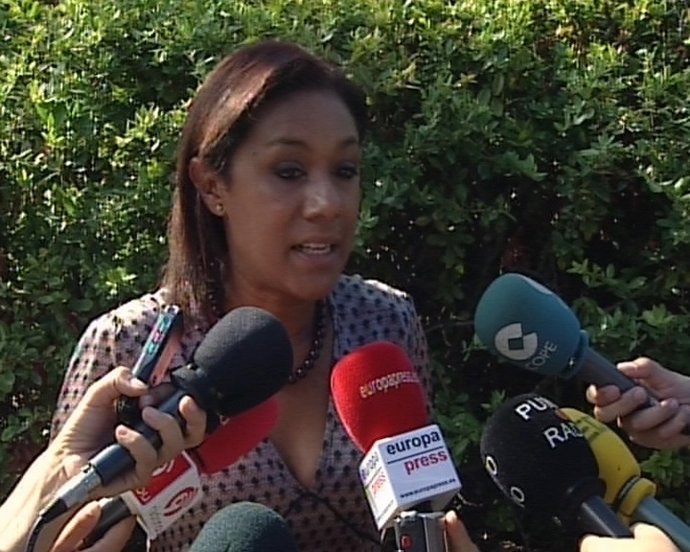 Johnson Atiende A Los Medios En La Ciudad De Las Artes