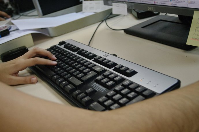 Usuario Con Ordenador 