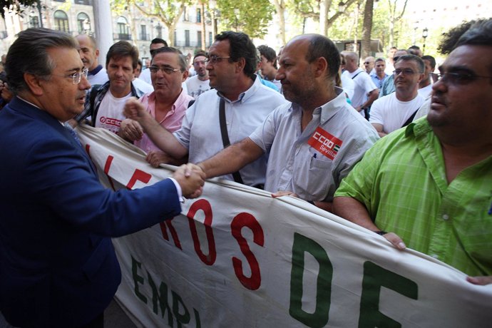 Alcalde De Sevilla, Juan Ignacio Zoido Recibe A Los Trabajadores De Astilleros
