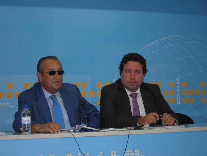 Fabra Con Moliner En La Rueda De Prensa