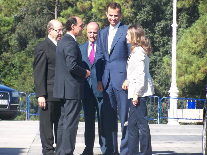 Príncipes Con Autoridades Regionales