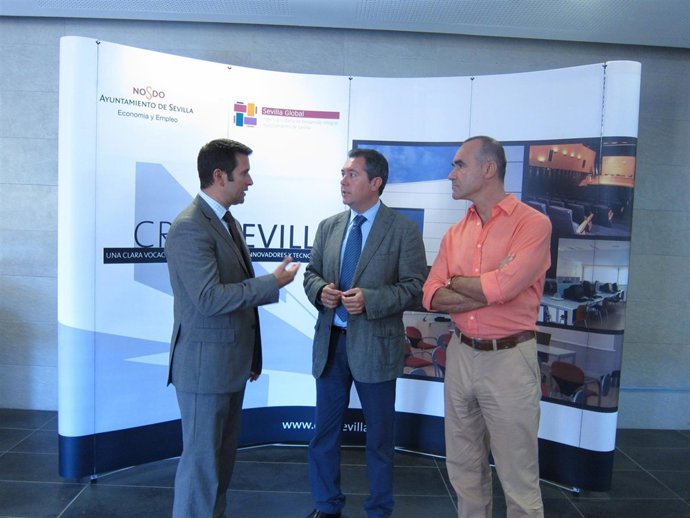 El Portavoz Del PSOE En El Ayuntamiento De Sevilla, Juan Espadas