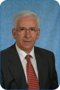 Méntrida (Toledo) mantiene el homenaje a la bandera "como estaba previsto" aunque suprime en un bando la alusión a Dios