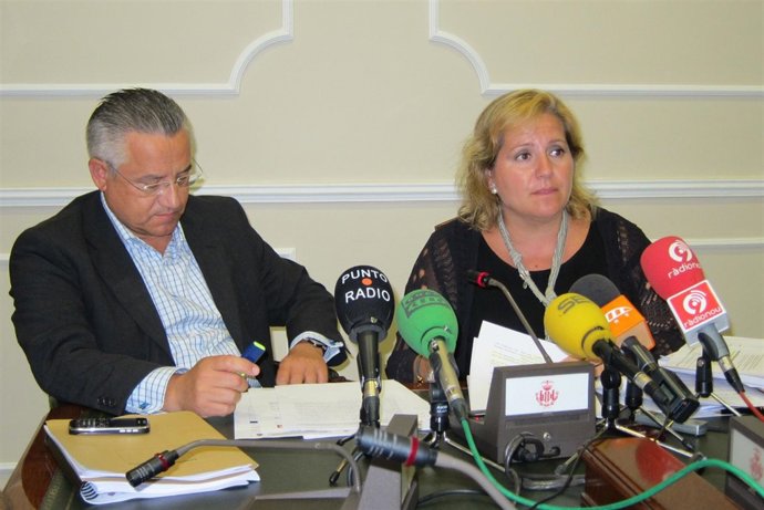 Domínguez Y Ramón Llin Durante La Rueda De Prensa