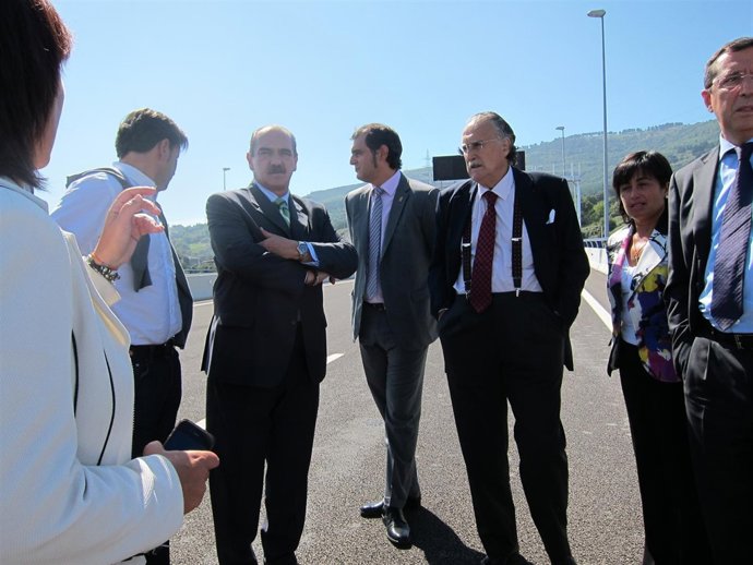 Representantes Institucionales En Una Visita A La Supersur.