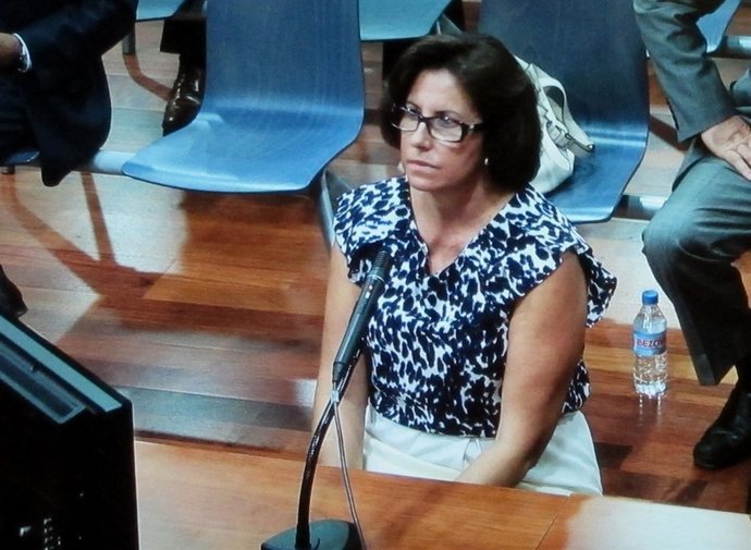 María Rosa Jimeno, Mujer De Juan Antonio Roca, Declarando En El Juicio 'Malaya'