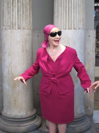 Alicia Alonso no piensa en retirarse y bromea asegurando que va a vivir "200 años"