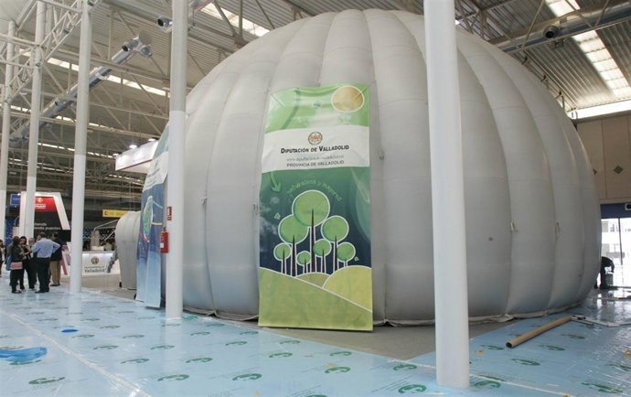 Planetario De La Diputación De Valladolid En La Feria De Valladolid