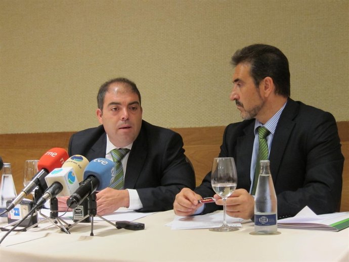 El Presidente De ATA, Lorenzo Amor, Y El De ATA Navarra, Juan Carlos Equiza.