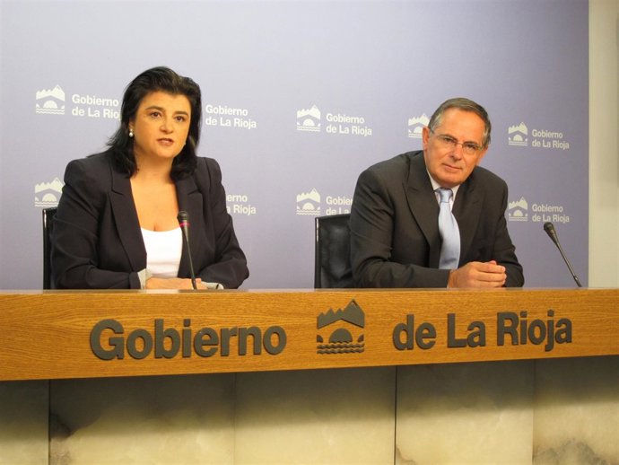 Consejera De Administración Pública, Concepción Arruga, Y Francisco Rojas