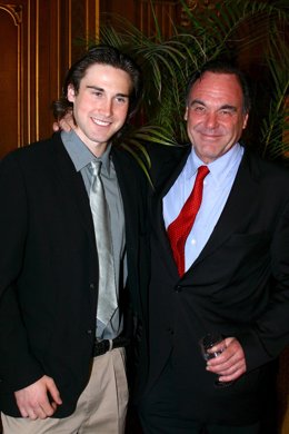 Oliver Stone Y Su Hijo Sean Stone