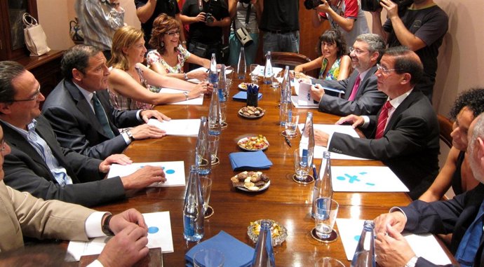 Sáez Aguado Celebra Una Reunión Con El Consejo De Colegios De Enfermería