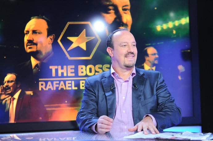 El Entrenador Español Rafa Benítez En La Presentación De Su Web Oficial