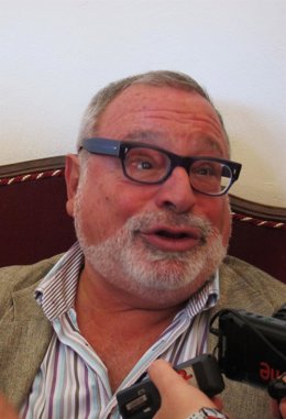 El Filósofo Y Ensayista Fernando Savater En La Colegiata De San Isidoro De León