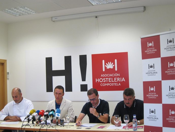 Rueda De Prensa De La Asociación De Hostelería De Compostela