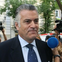 El tesorero del PP y senador Luis Bárcenas llega al TS