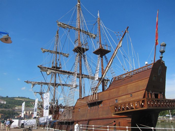 Galeón La Pepa Atracado En Bilbao