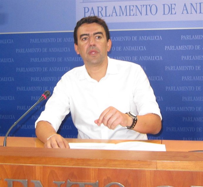 Mario Jiménez, Este Miércoles En Rueda De Prensa