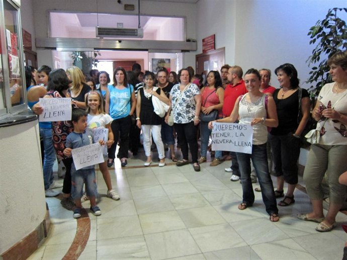 Empleados De Congelados De Elmar En La Sede De UGT De León.