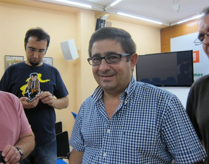 Francisco Reyes, Antes De Atender A Los Medios De Comunicación.