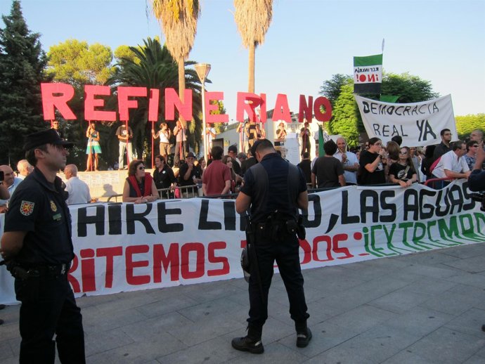 Refinería No Y 15M En El Día De Extremadura