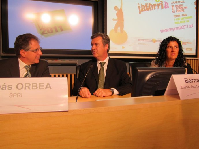 Bernabé Unda En La Presentación Del Foro Emprende. 