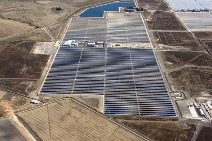 Planta Termosolar De E.ON Y Abengoa En Écija