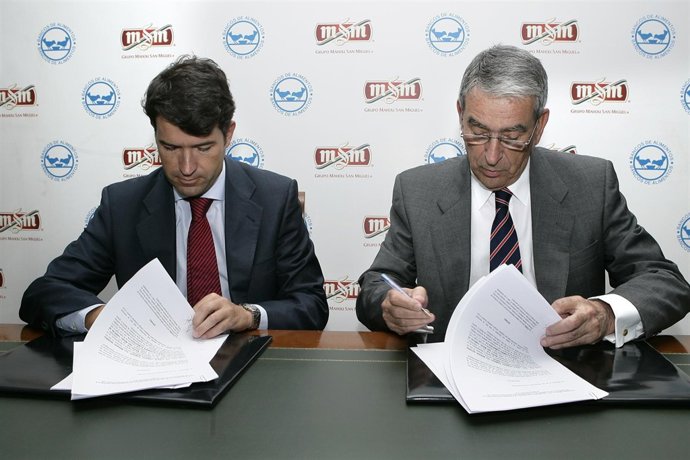Firma FESBAL Y Mahou