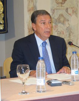 El Consejero De Educación De Castilla Y León, Juan José Mateos