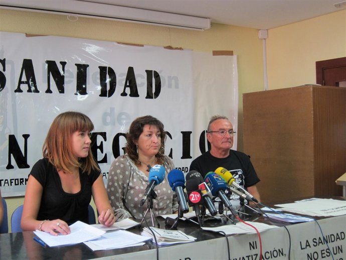 Miembros De La Plataforma Contra La Privatización De La Sanidad