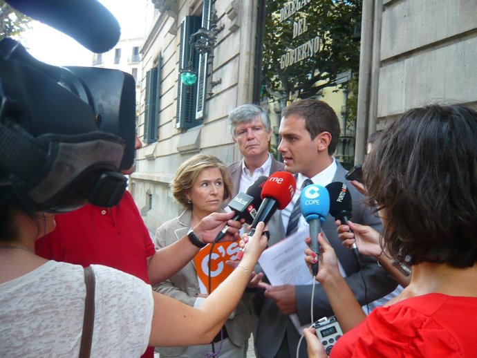 Albert Rivera (C's) Ante La Delegación Del Gobierno 