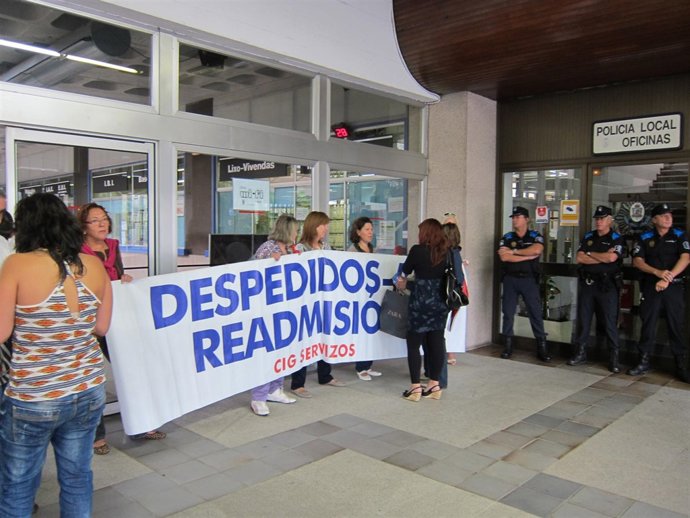 Limpiadores De Colegios Se Niegan A Intervenir En El Pleno De Vigo