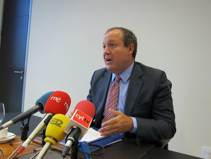 El Presidente De Cecale, Durante Su Comparecencia Ante Los Medios